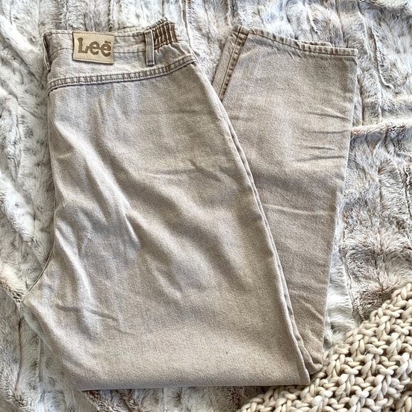 Vintage 90s Lee Beige Tan High Rise Mom Jeans - Picture 2 of 15